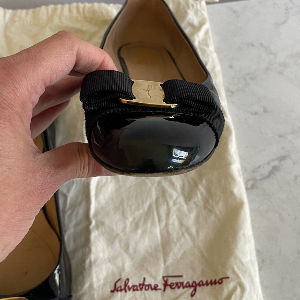 Salvatore Ferragamo Black Patent Leather Vara Bow Flats with Gold Buckle - Picture 6 of 9